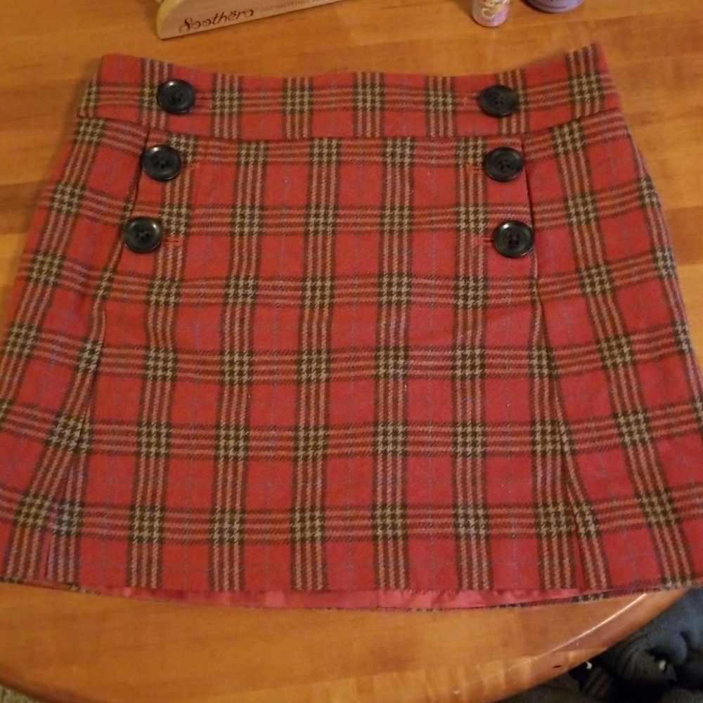 Cute pre-owned Gap Plaid wool mini