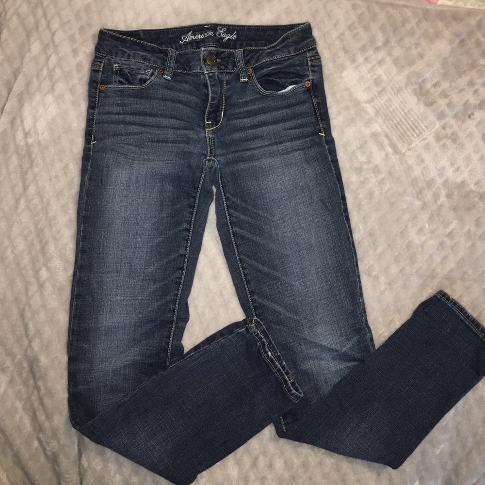 AMERICAN EAGLE SKINNY JEANS!!