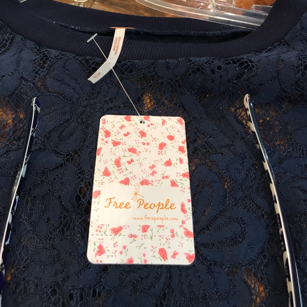 Free People lovely lace top - Picture 5 of 8