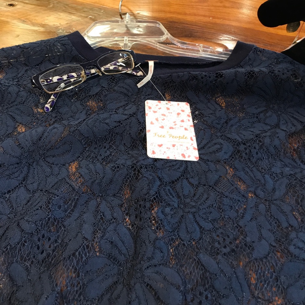 Free People lovely lace top - Picture 6 of 8