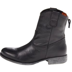 Eric Michael® Hannah Women’s bootie - New in Box!