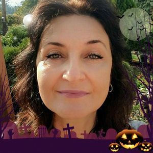 Meet your Posher, Simona