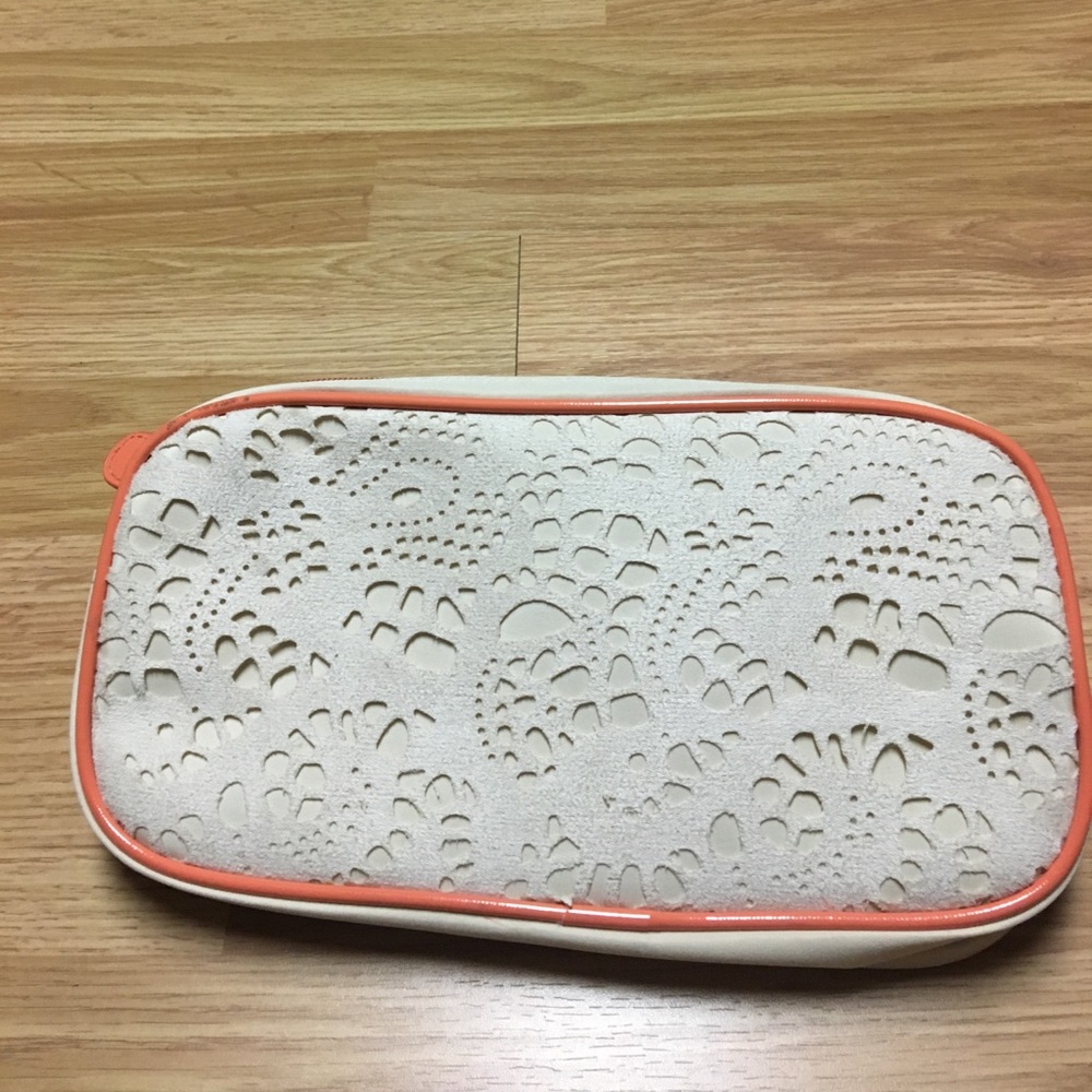 Makeup bag