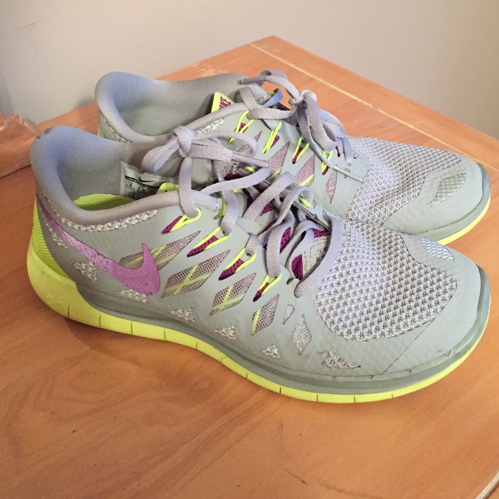 Nike Women's Free version 5.0 Size 8