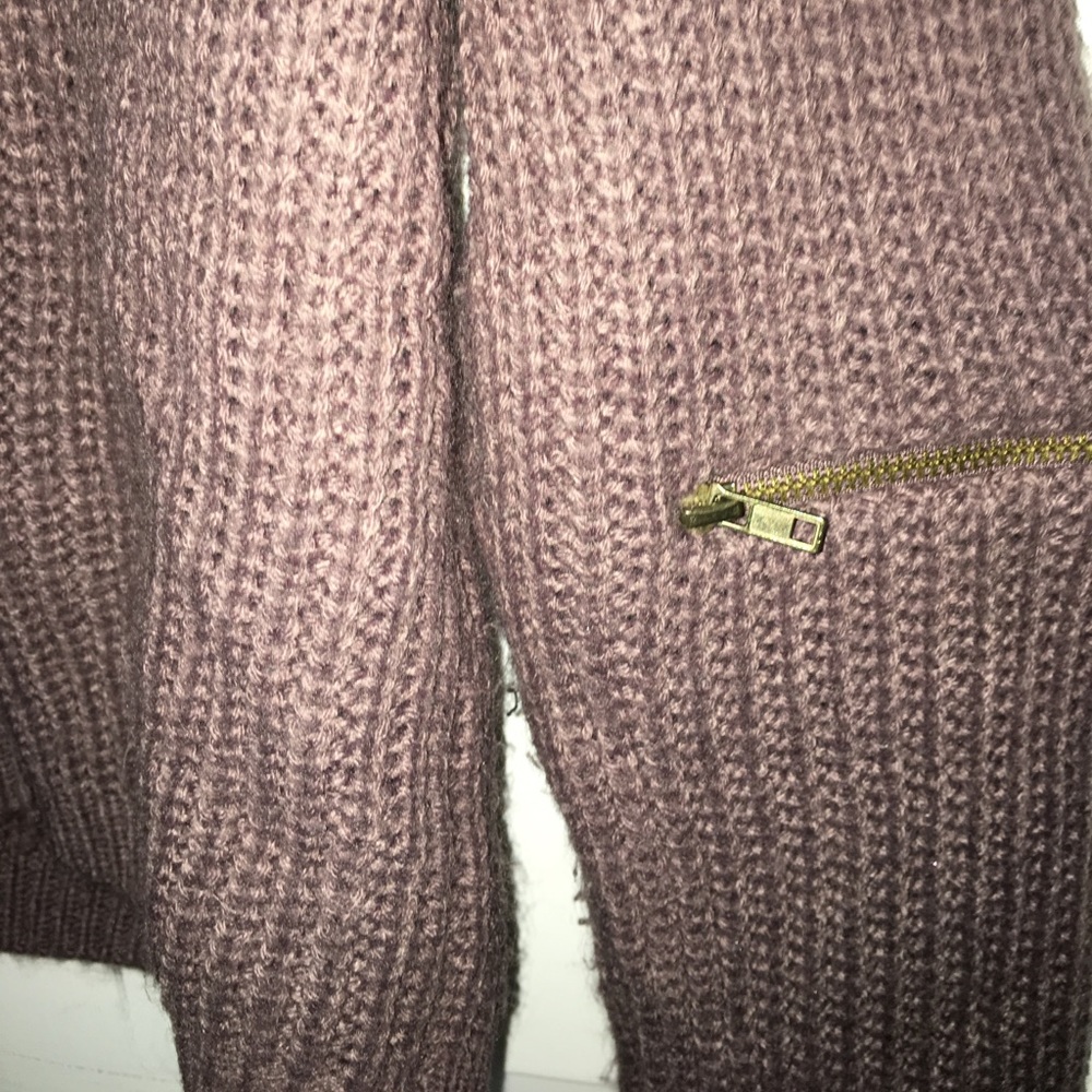 Crop Sweater - Picture 3 of 3