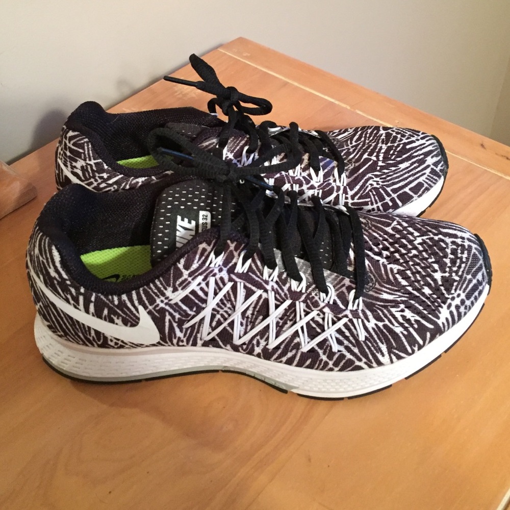 Nike Women's Zoom Pegasus 32 Sneakers Size 8