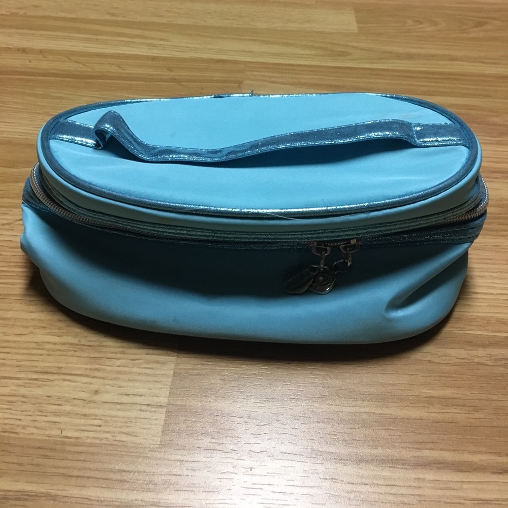 Makeup bag - Picture 2 of 2
