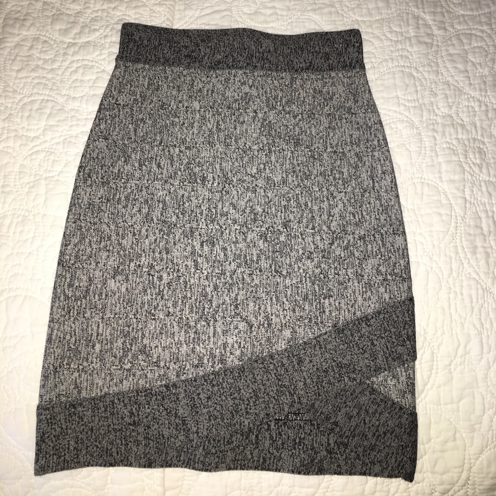 like new guess bandage skirt