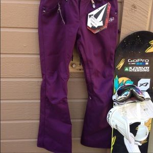 Volcom XS snowboarding pants.