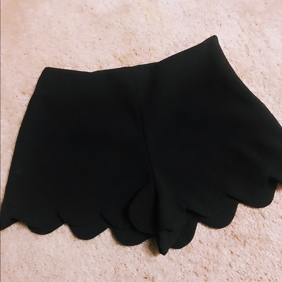Black Scallop Shorts - Picture 3 of 3