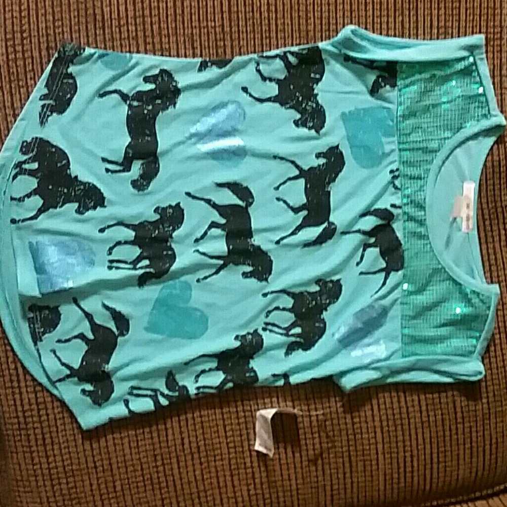 Girls medium horse shirt
