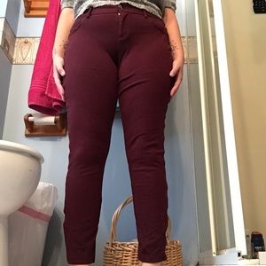 Size M maroon faux jeans!