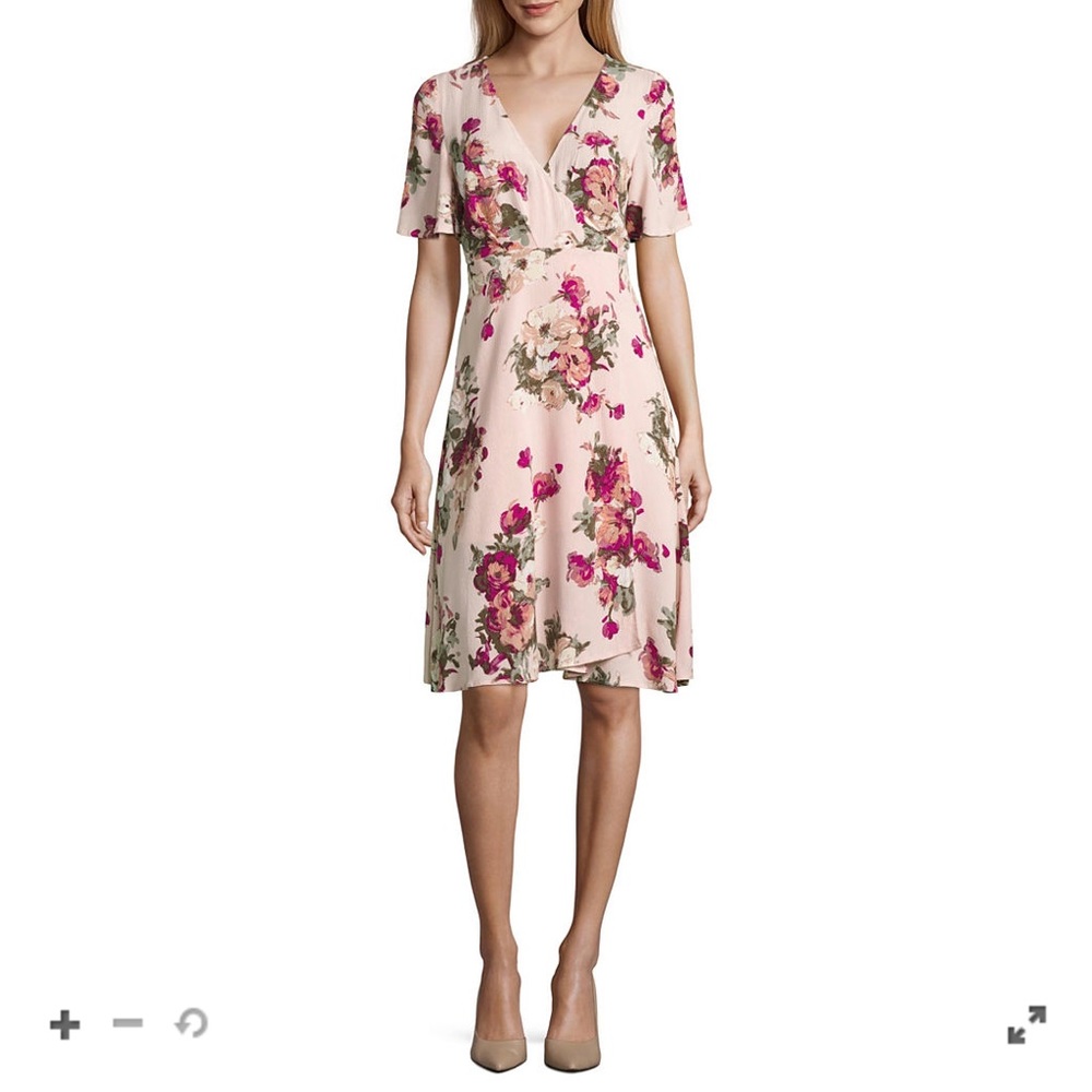 Short Sleeve Floral Wrap Dress NEVER WORN!