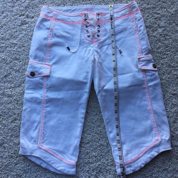 LaRok Pant.  Size 25 - Picture 4 of 7