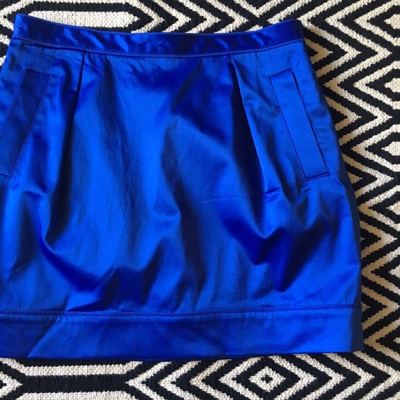 Club Monaco royal blue mini skirt - Picture 2 of 8
