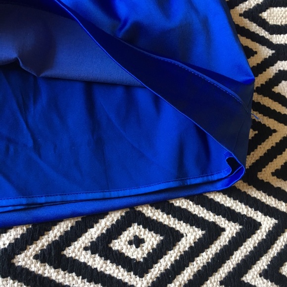 Club Monaco royal blue mini skirt - Picture 4 of 8