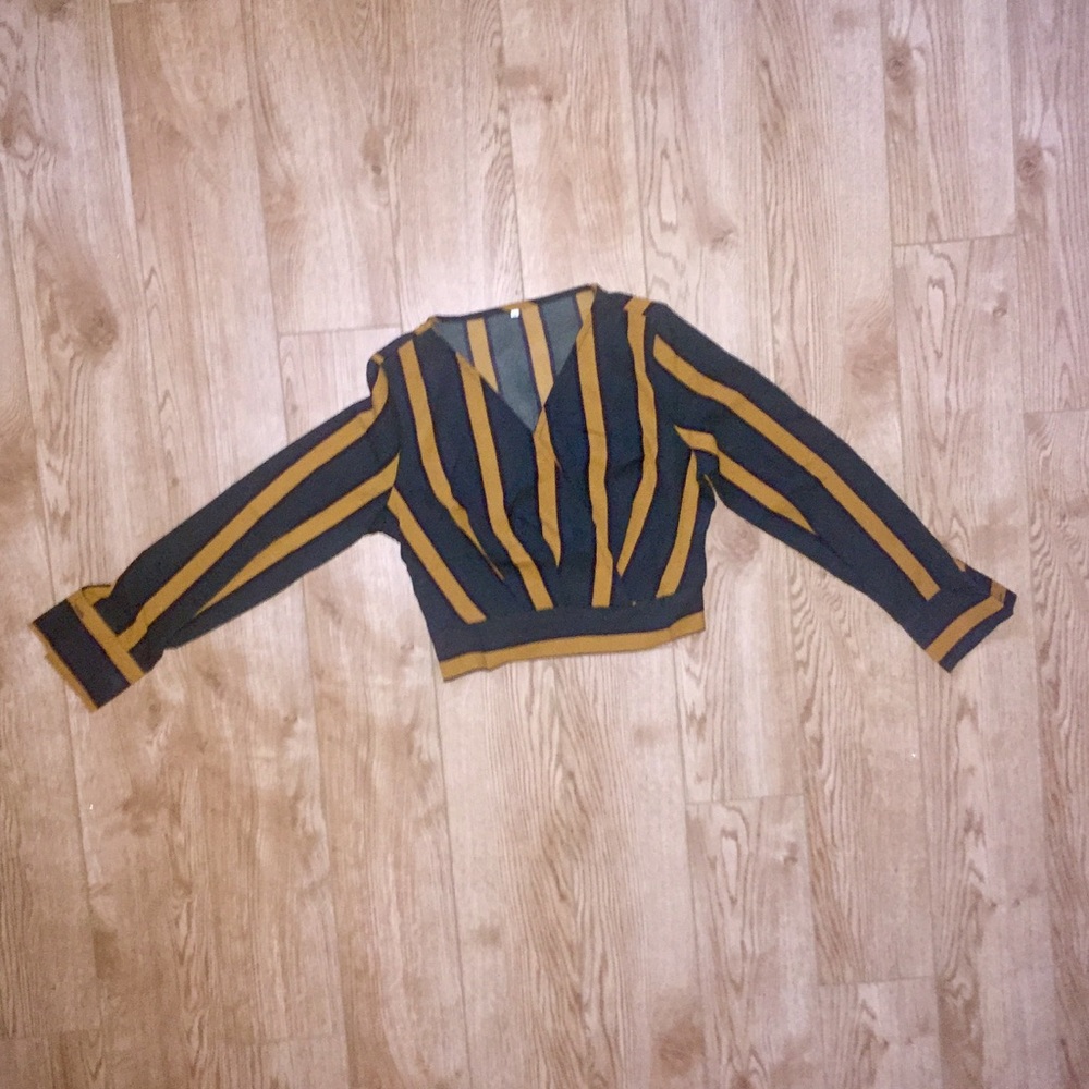 Long sleeve crop top