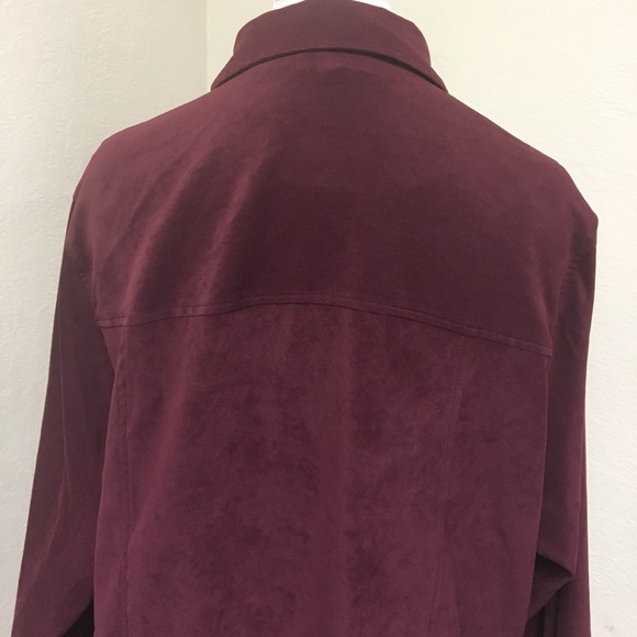 💜Maroon Buttondown - Picture 3 of 4