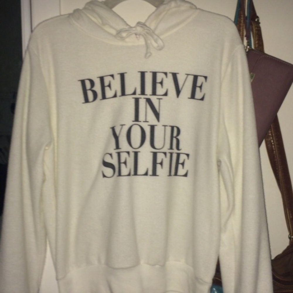 White Pullover