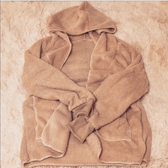 BRAND NEW SUPER CUTE FUZZY FAUX FUR FLEECE COAT - Picture 5 of 8