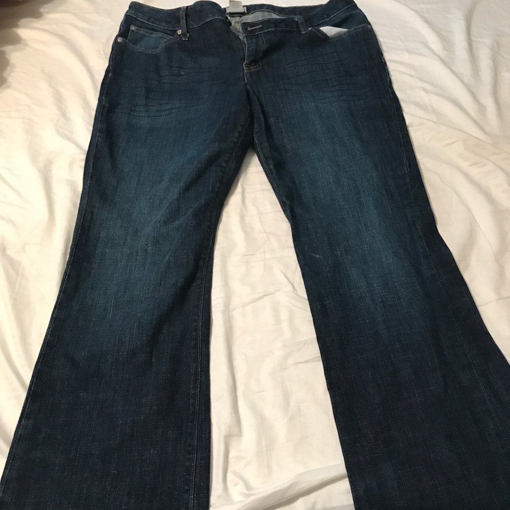 Gap 14/32A curvy flare. Excellent condition.