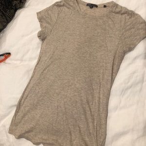 Vince. Tan tee-shirt!