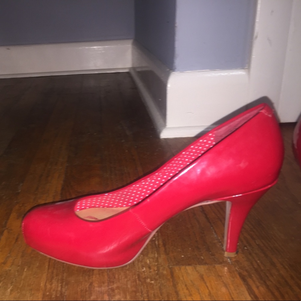 Heels - Picture 2 of 3