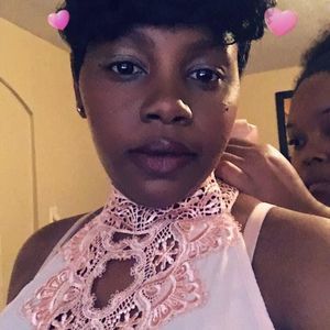 Meet your Posher, Ebony