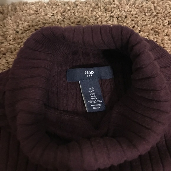 🎉FINAL SALE 🎉 Gap Ribbed Turtleneck in Plum - Picture 2 of 4