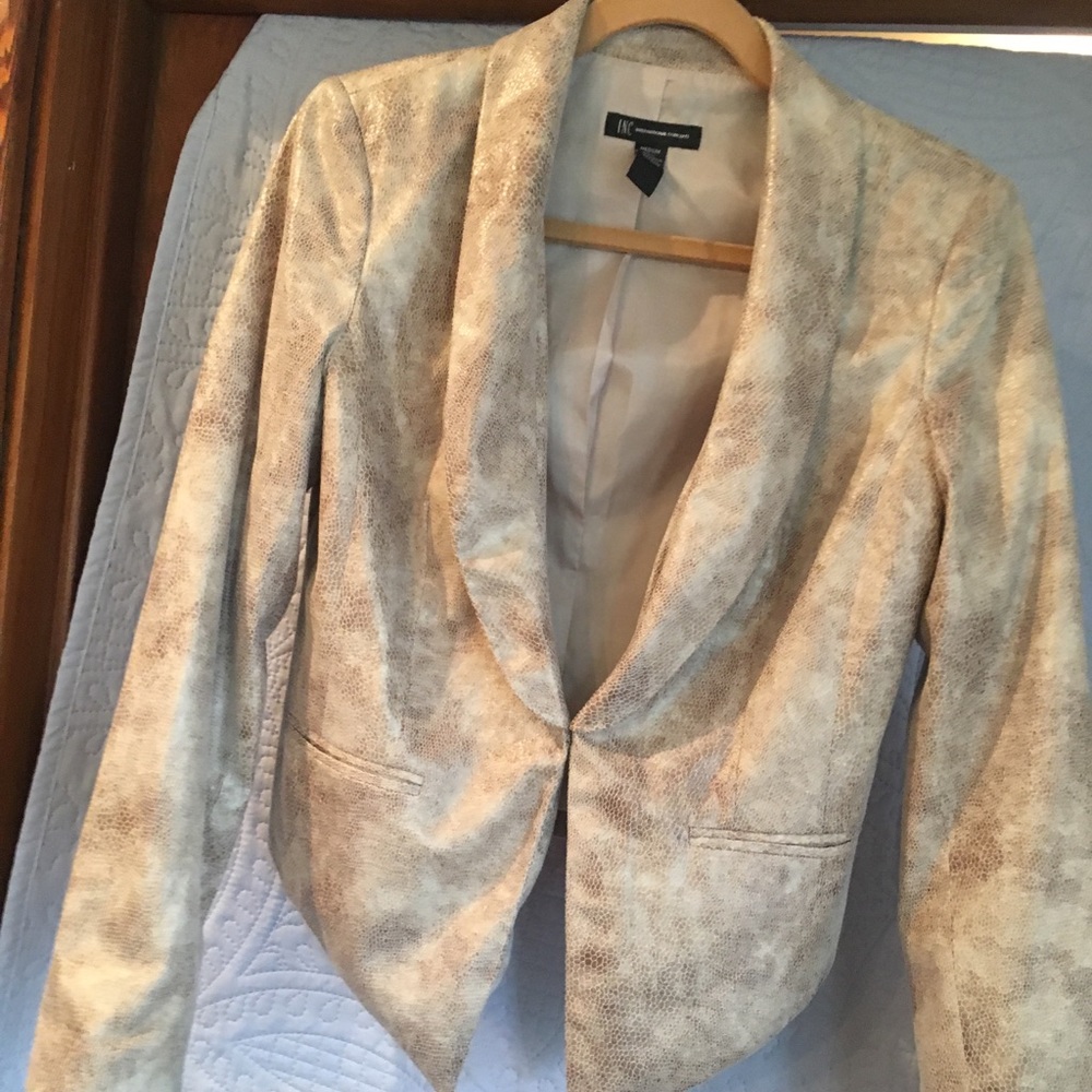 Short faux snakeskin blazer