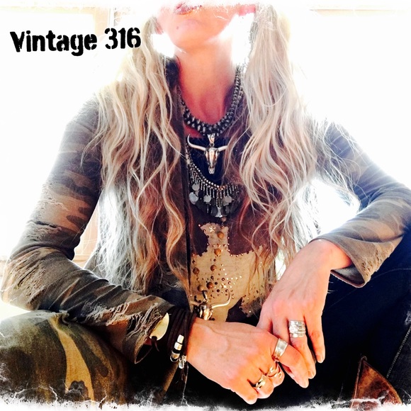 Longhorn Necklace - Picture 4 of 5