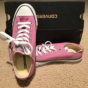 Converse Women’s Size 7