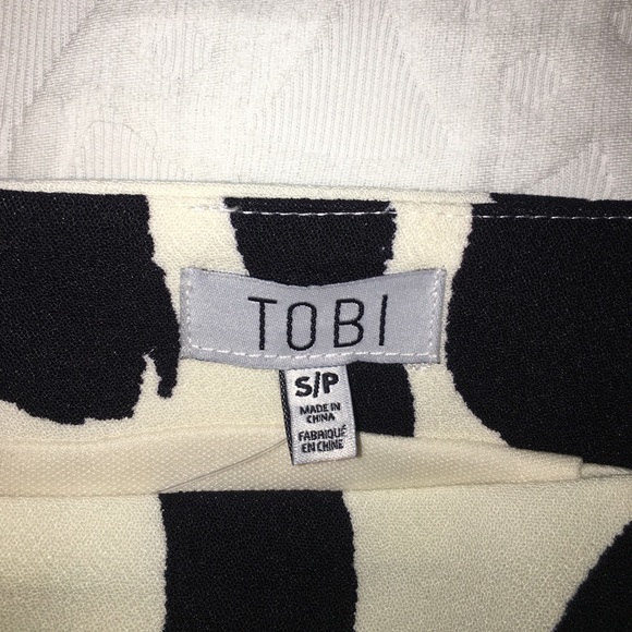 “Block you out skirt” TOBI NWT MINI SKIRT - Picture 3 of 8