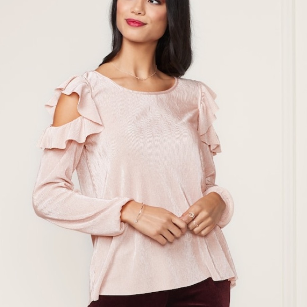 LC Cold Shoulder top