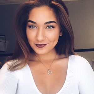 Meet your Posher, Selin