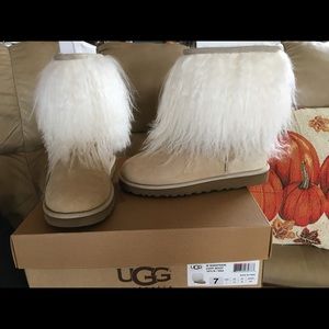 Ugg Skeepskin Cuff boot