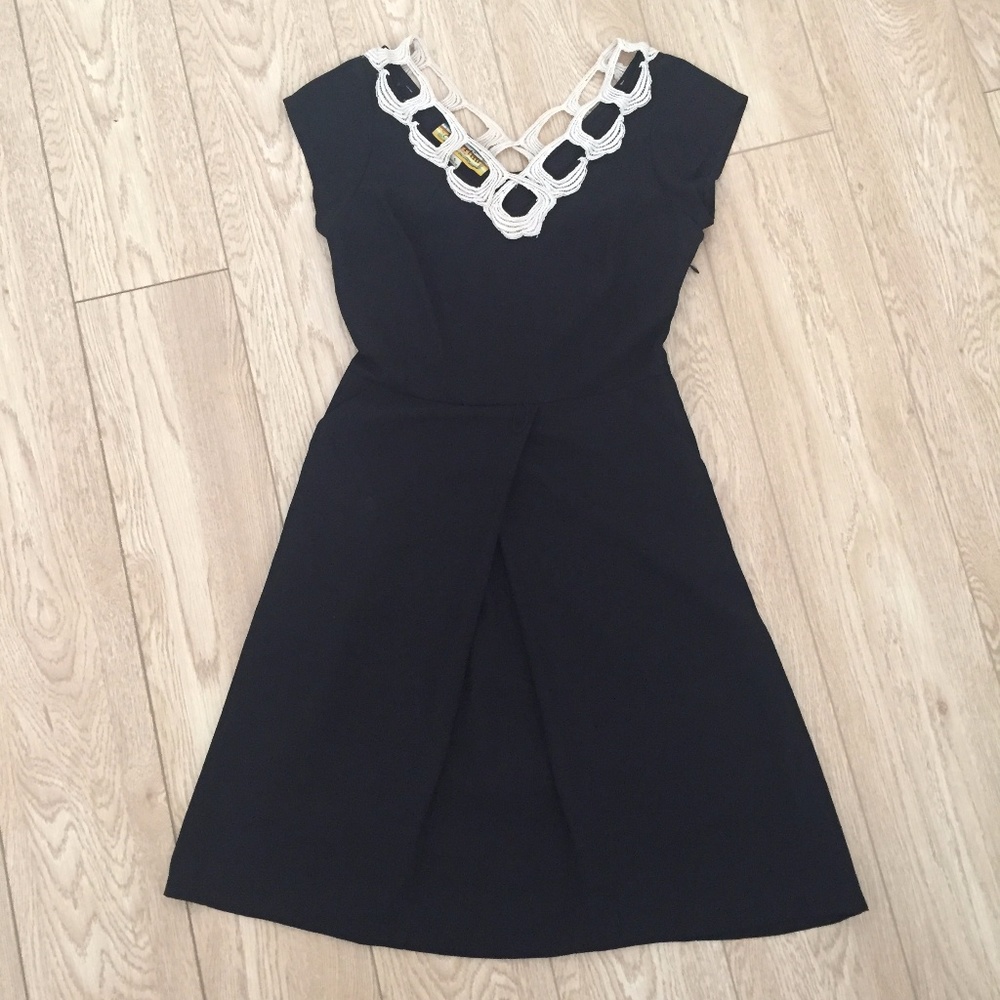 Audrey Hepburn-esque Black Dress Doily Collar