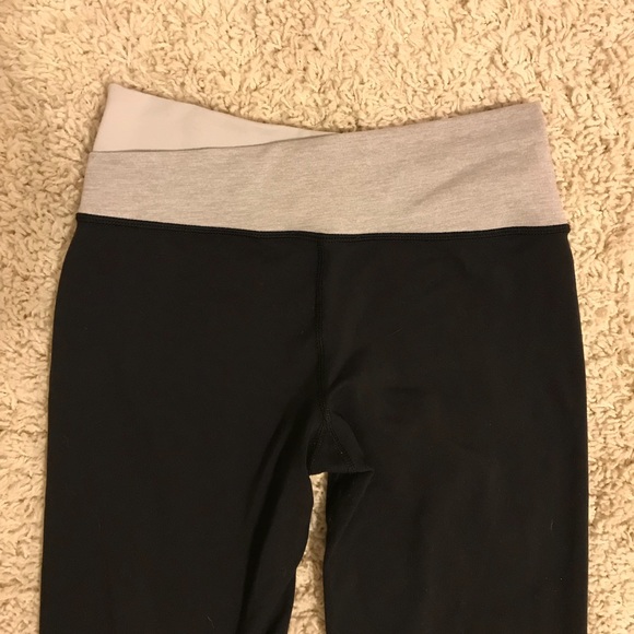 Lululemon yoga pants - Picture 4 of 8