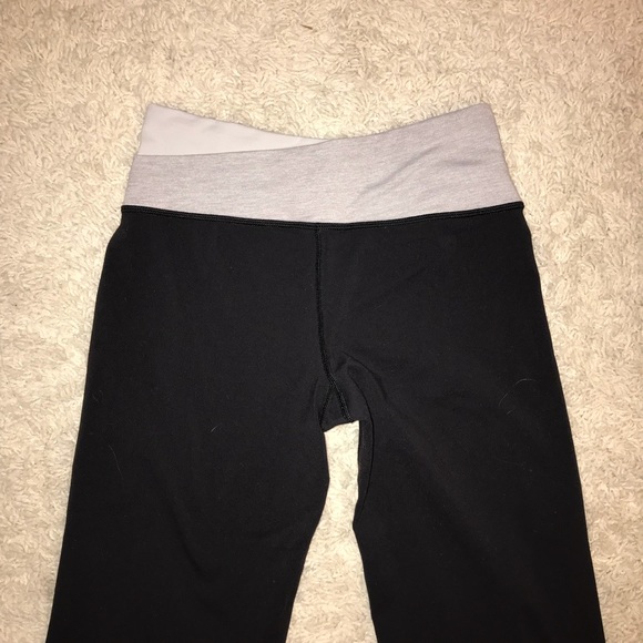 Lululemon yoga pants - Picture 6 of 8