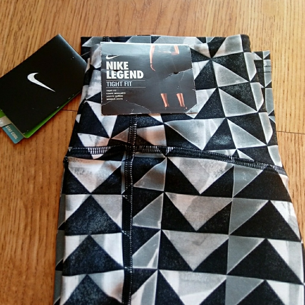 Nike capri