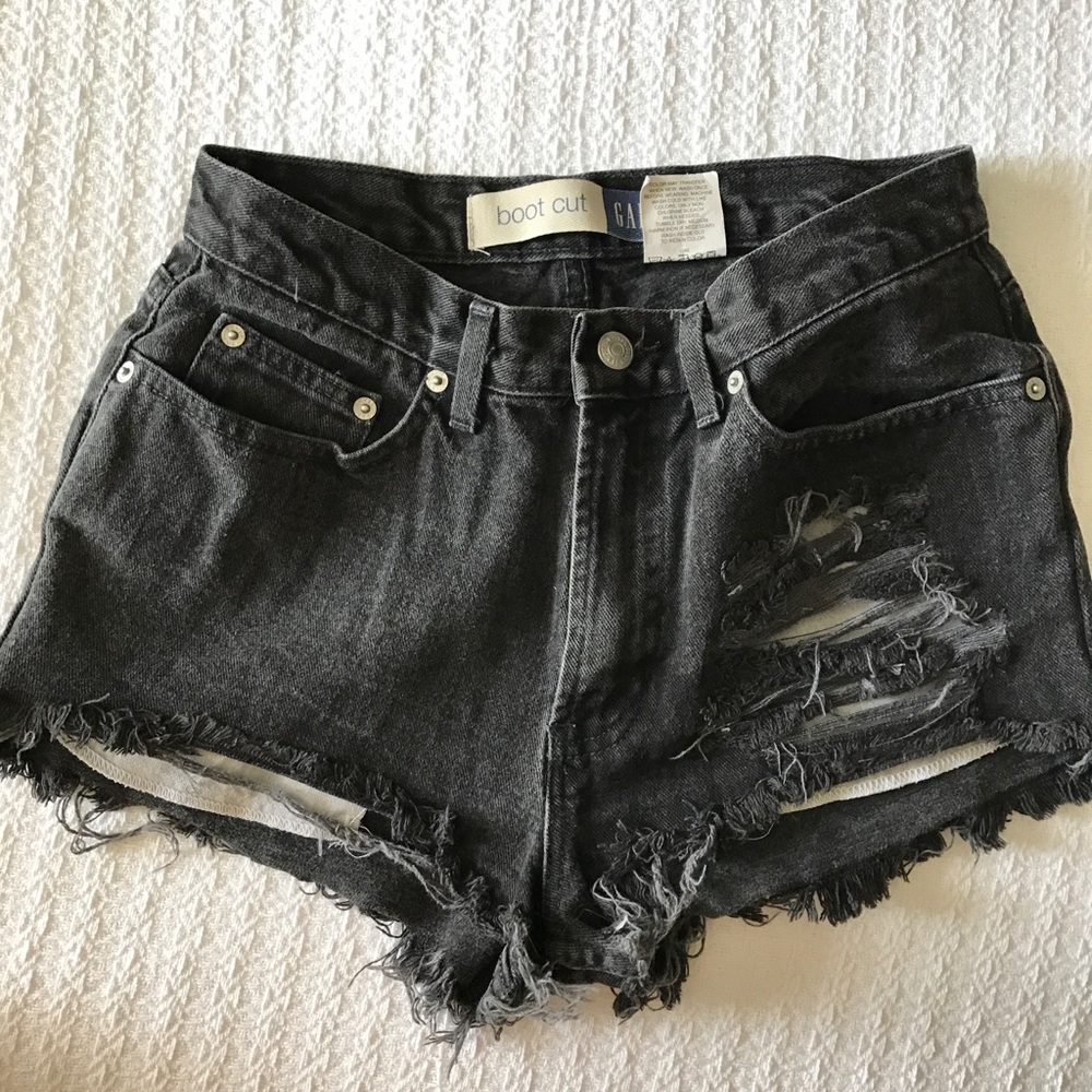 HIGH WAISTED GAP SHORTS