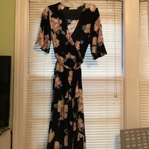 ***Brand New Mint Julep Boutique Floral Dress