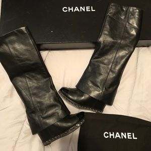 CHANEL boots
