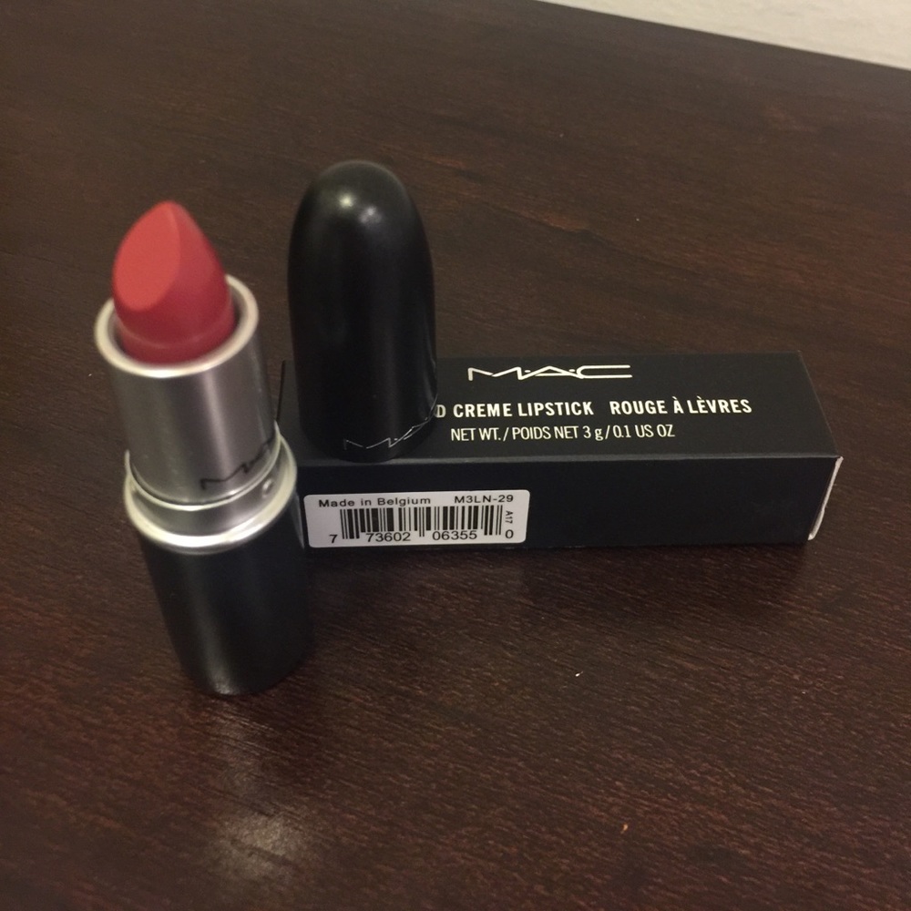 MAC Amplified Creme Lipstick Brick-O-La