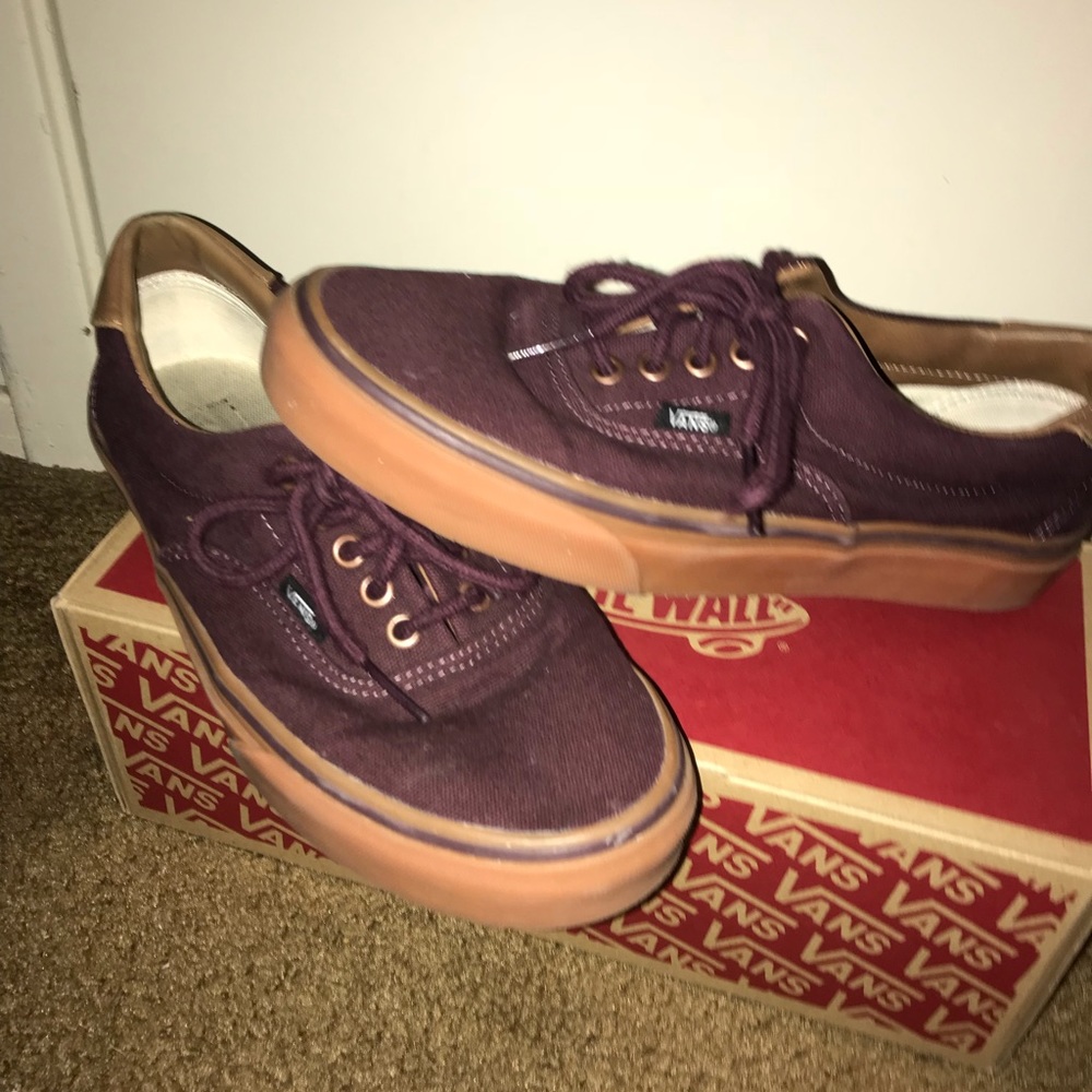 Maroon vans - Picture 3 of 4