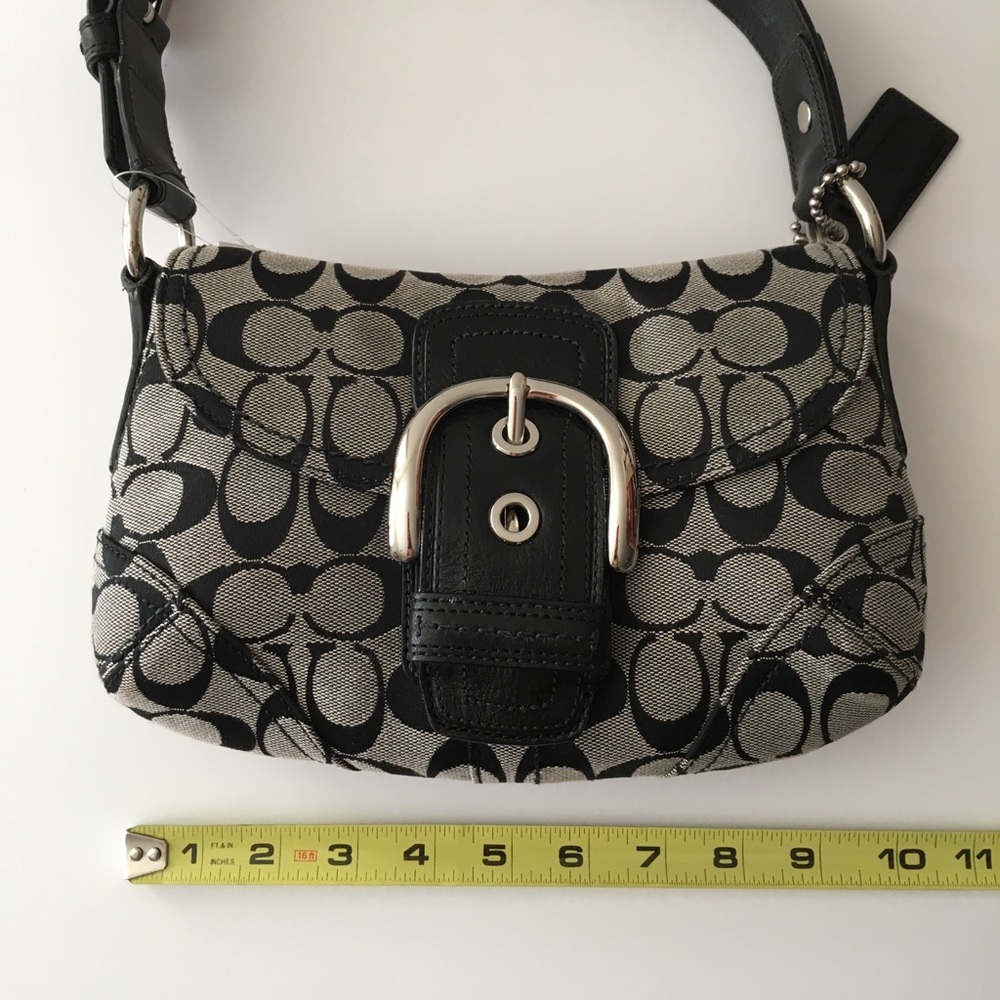 {Coach} Signature Buckle Flap - Picture 6 of 8