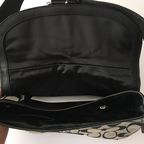 {Coach} Signature Buckle Flap - Picture 3 of 8