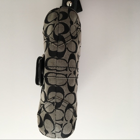 {Coach} Signature Buckle Flap - Picture 4 of 8