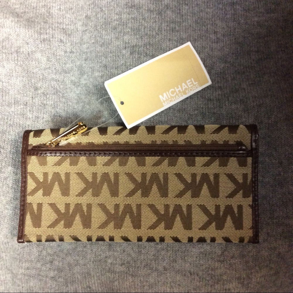 NEW!! Michael Kors Austin Wallet - Picture 2 of 5