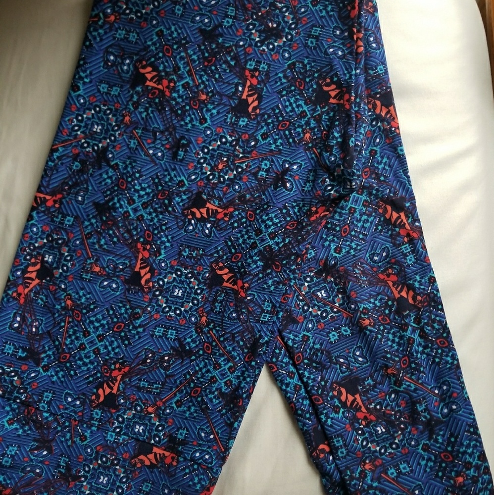 TC2 Lularoe Disney Captain Hook leggings
